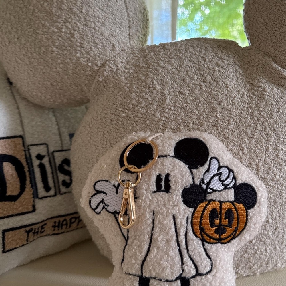 Disney Cream and Black Ghost Mickey Key Holder with Pumpkin